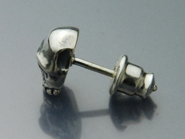 Deal Design - Straight Skull Piercing 3