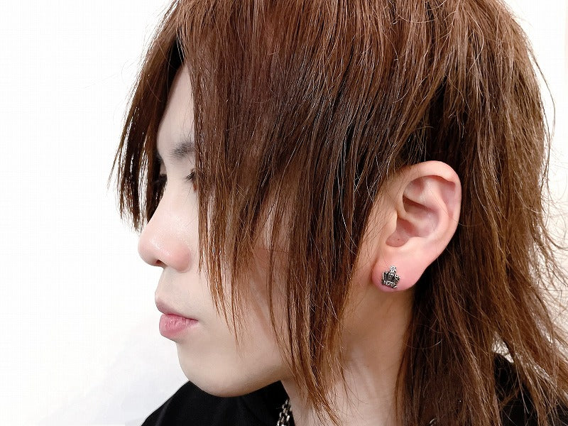 Deal Design - Tiny Crown Earrings 2