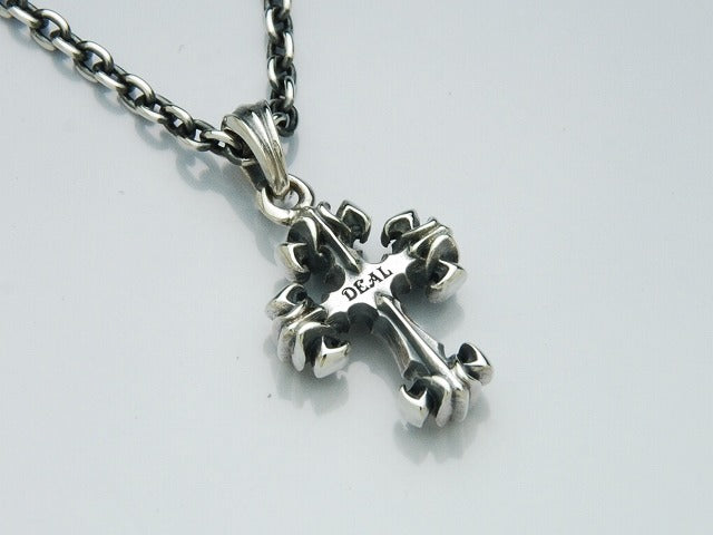 Deal Design - Tiny Lily Cross 7