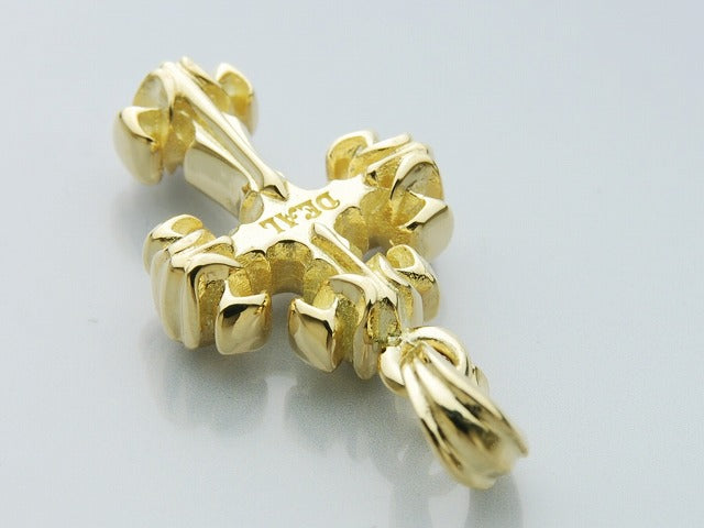 Deal Design - Tiny Lily Cross 9