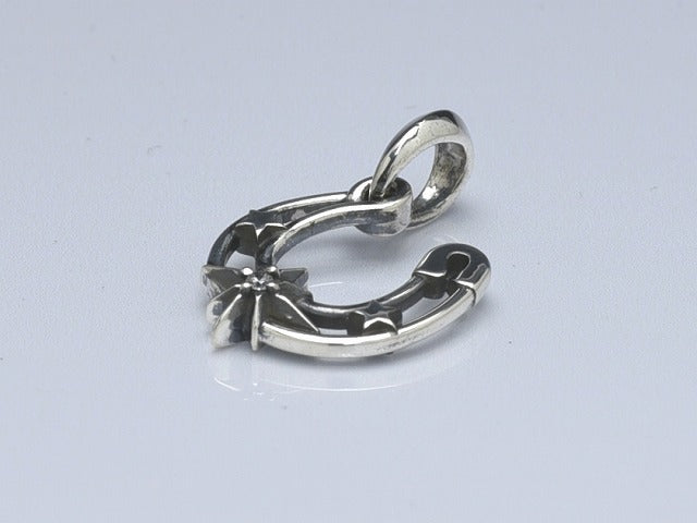 Deal design - Safe Pin Horseshoe Pendant 10