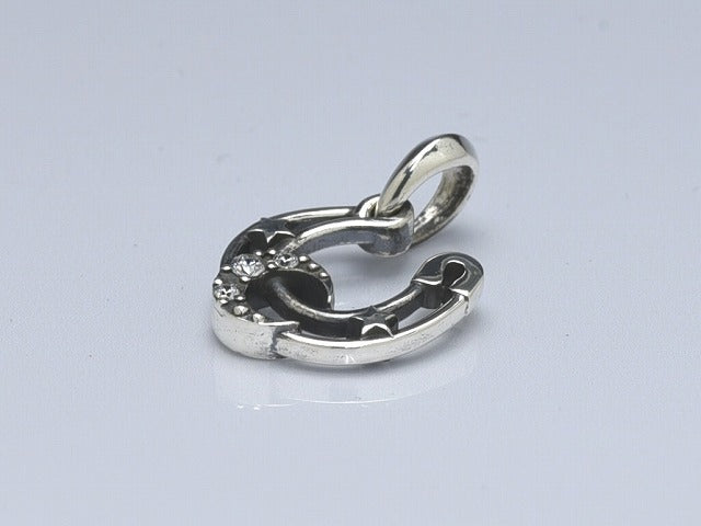 Deal design - Safe Pin Horseshoe Pendant 9