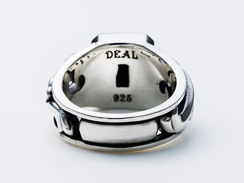Stormy Frame Ring: Stone