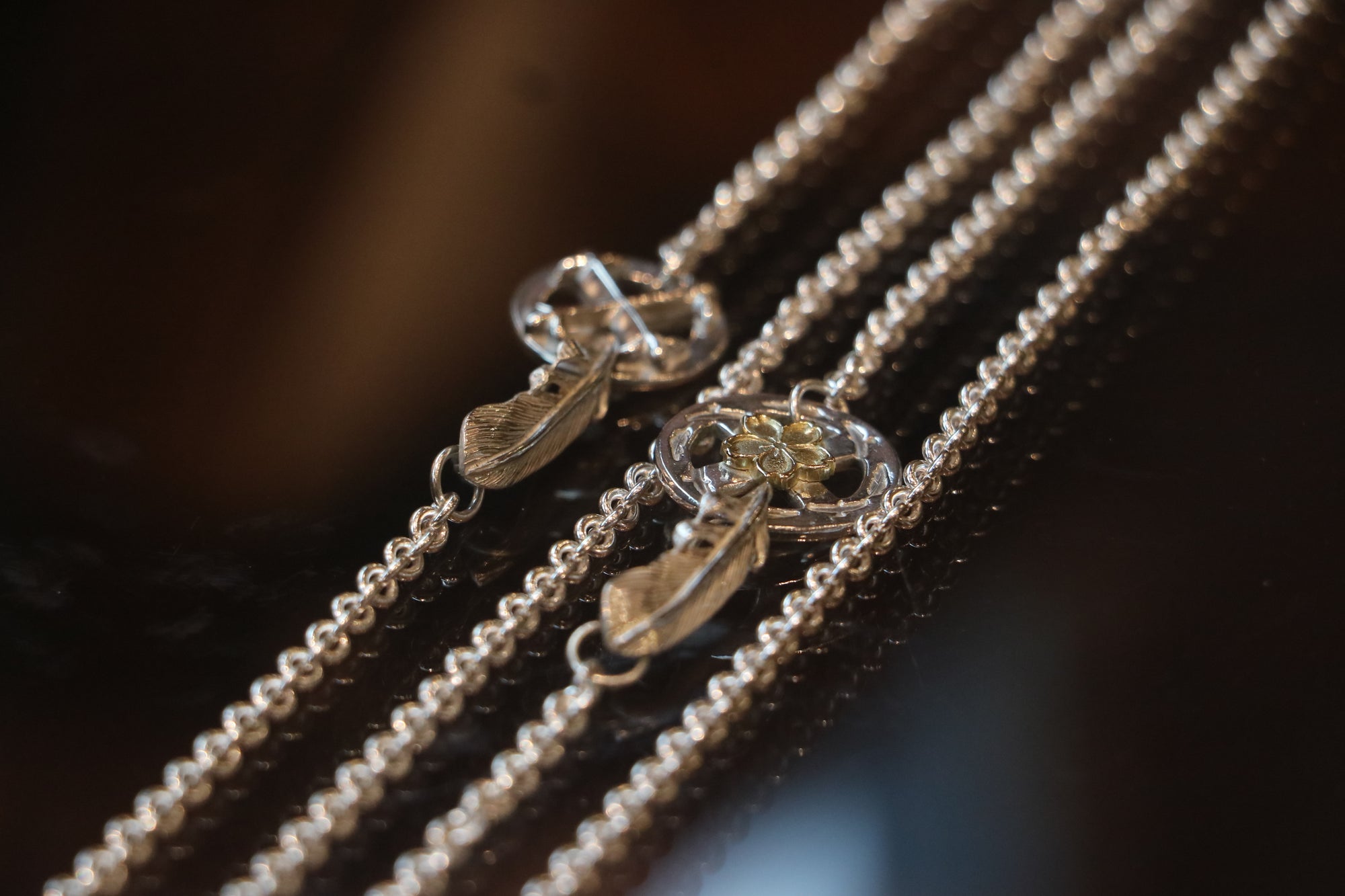 Nine Metal Feather Hook Gold Sakura Eagle Wheel Point Chain Set