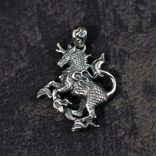 Guardia Qilin Pendant 1