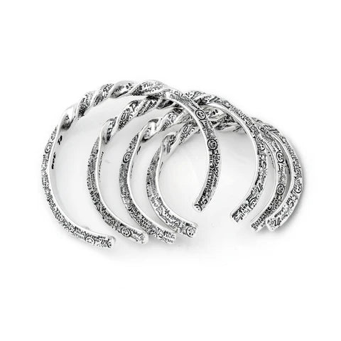 B610 Graffiti Triangle Twist Bangle