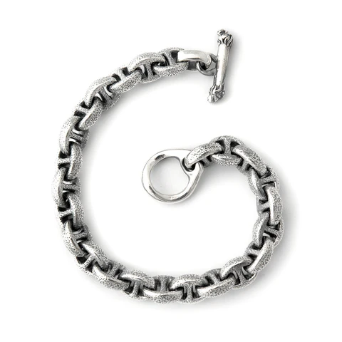 B595 30th Anniversary Hammered Boat Link Bracelet