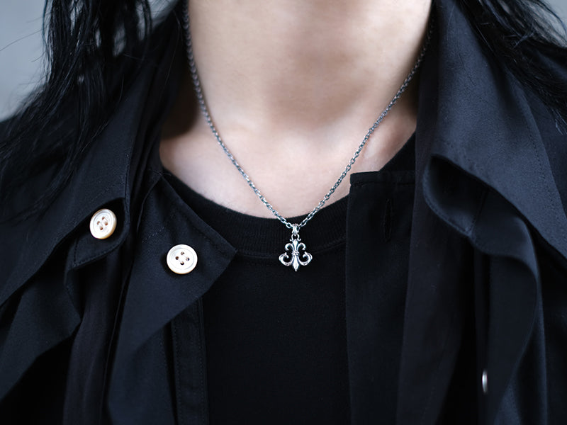 Classic Lily Top : Small Pendant