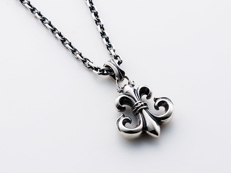 Classic Lily Top : Small Pendant