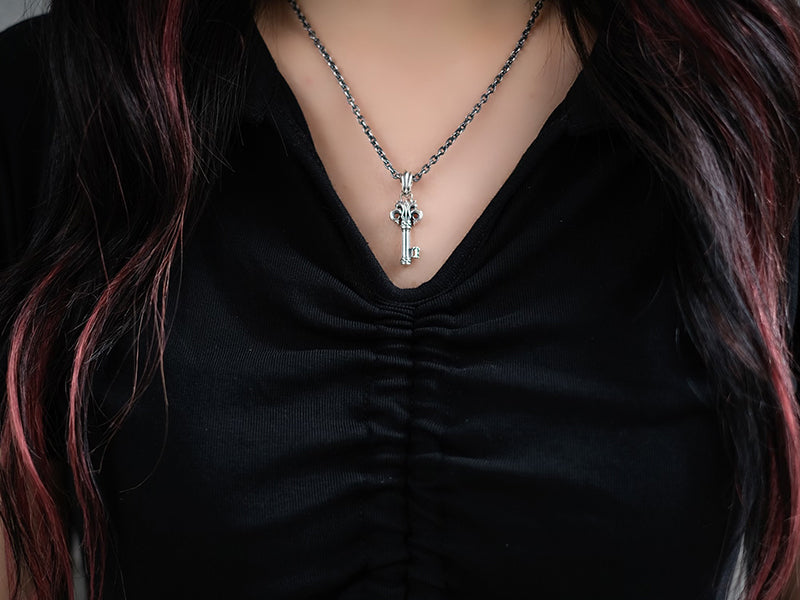 Deal Design Discovery Key Top Pendant