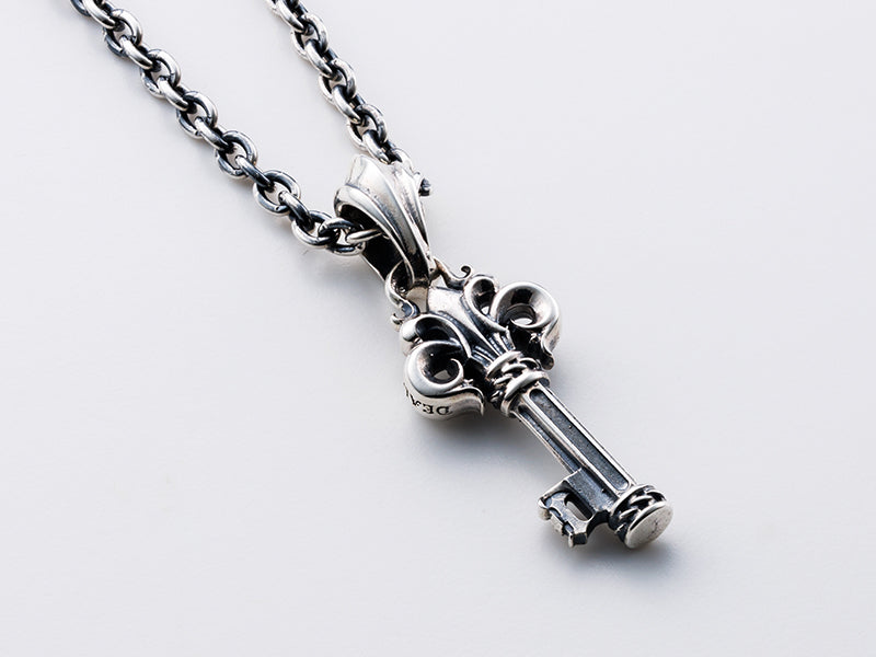 Deal Design Discovery Key Top Pendant