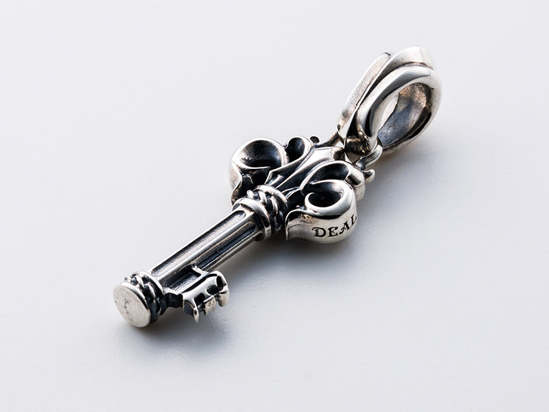 Deal Design Discovery Key Top Pendant