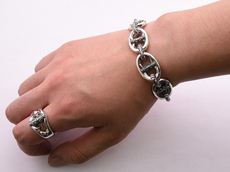 Deal Design Oval Gate Bracelet