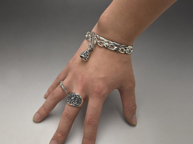 Deal Design Flick bell bracelet: SMALL