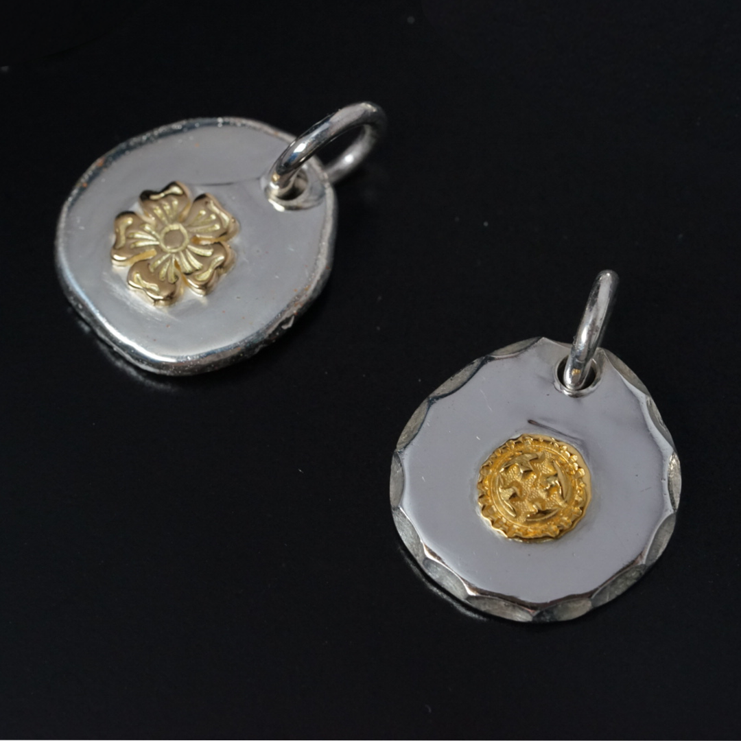 18K點金花小牌 (香港限定款)