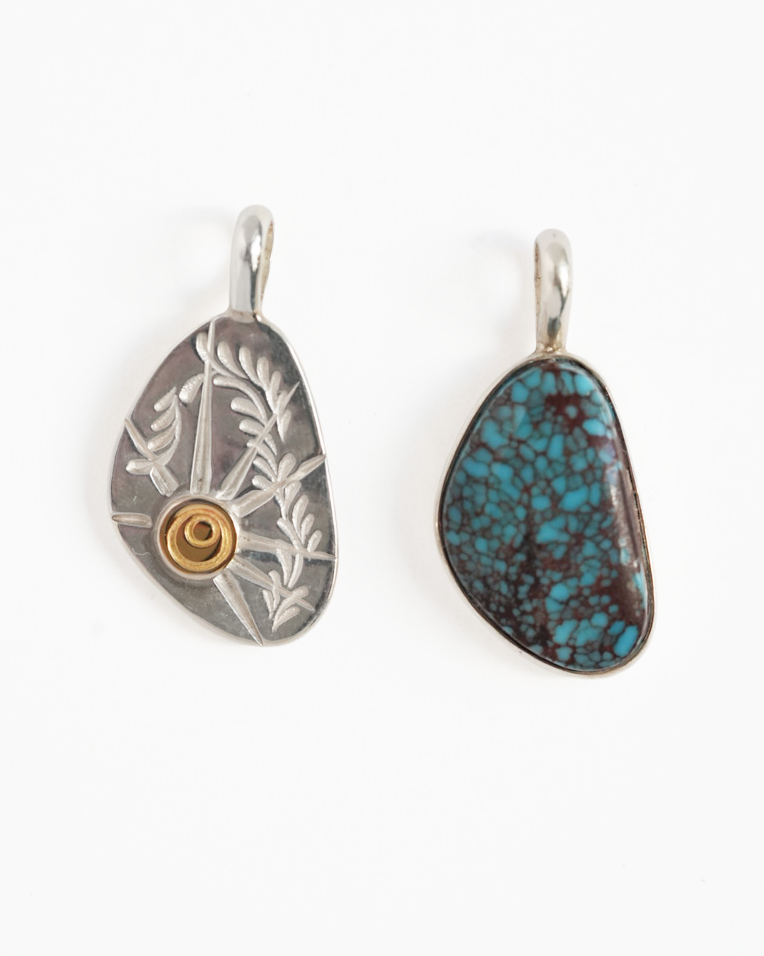 Silver Dollar Craft Red Mountain Turquoise w/18K Gold Point Arabesque Metal w/Silver Anchor Chain Set