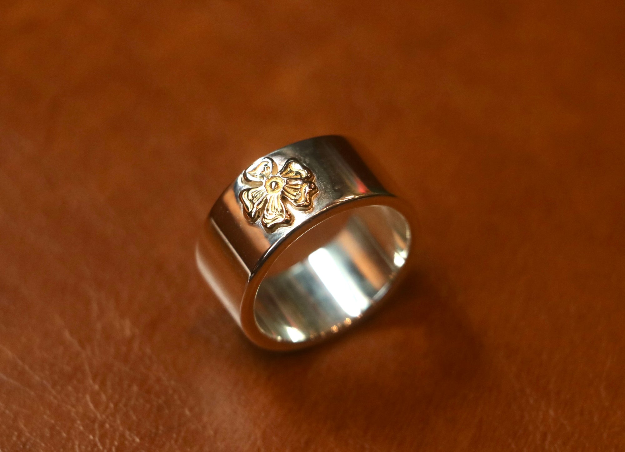 高瀬豪太 Sunshine Studio - 18K Gold Flower Flat Ring_3