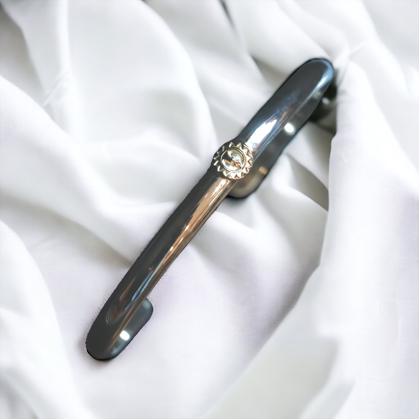 18K Gold Point Bangle