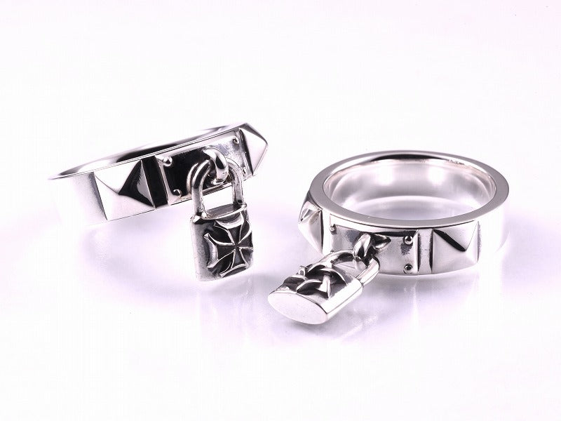 Deal Design Level Stud Ring
