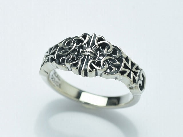 Deal Design Fine Gate Ring