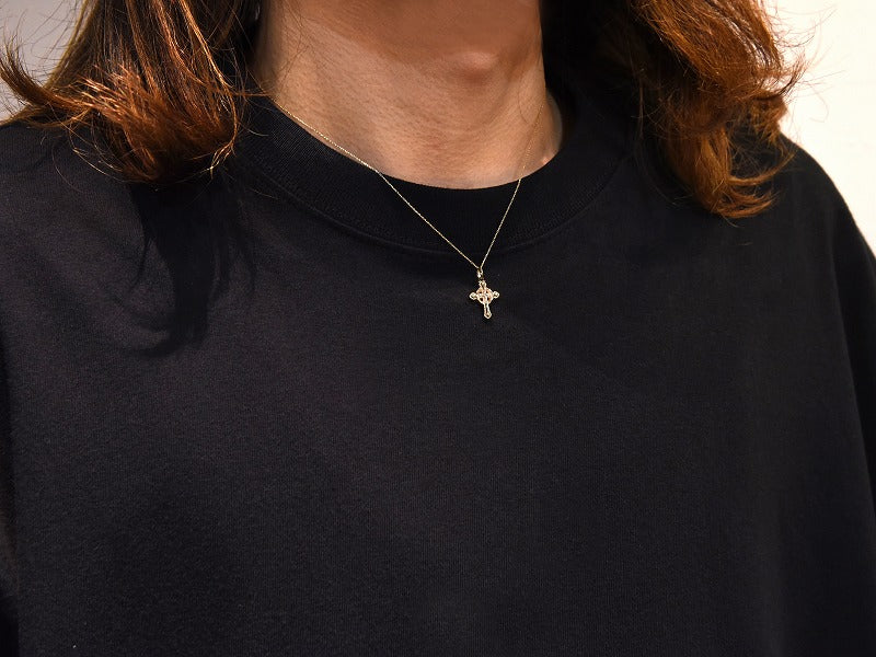 Tiny Circle Fang Pendant