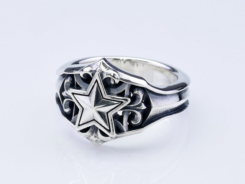 Deal Design Pointed Sterling Ring