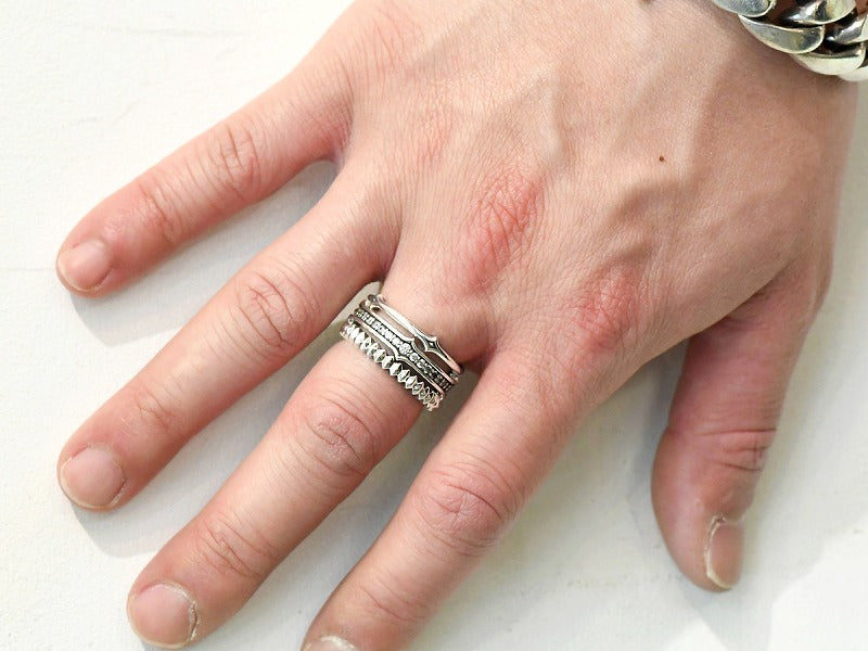 Deal Design Eight Fang Ring