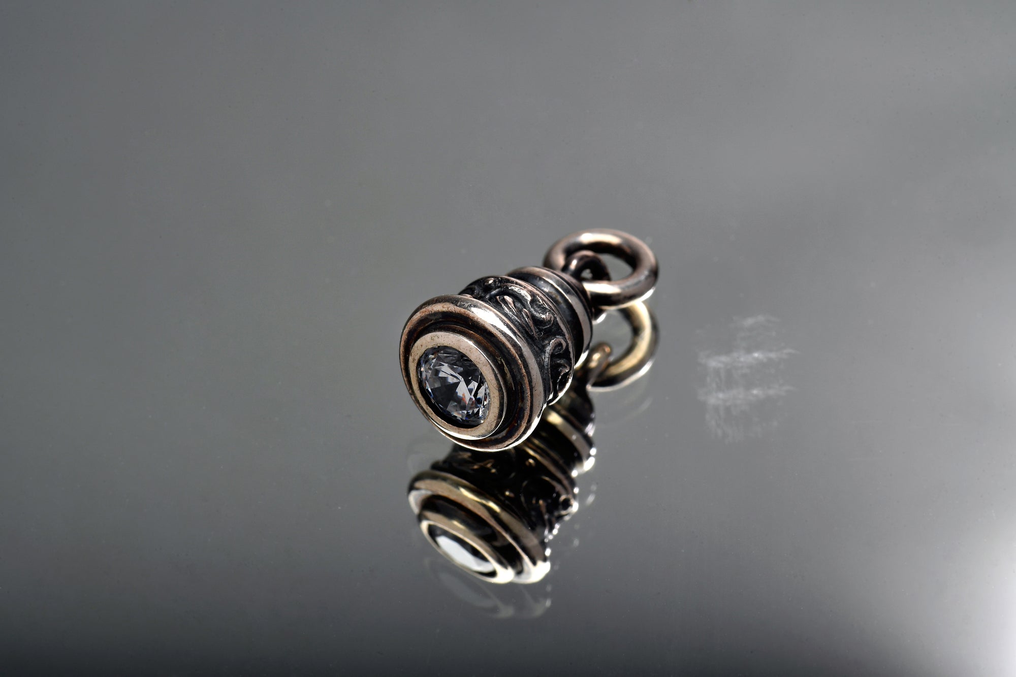 Guardia Aster Pendant