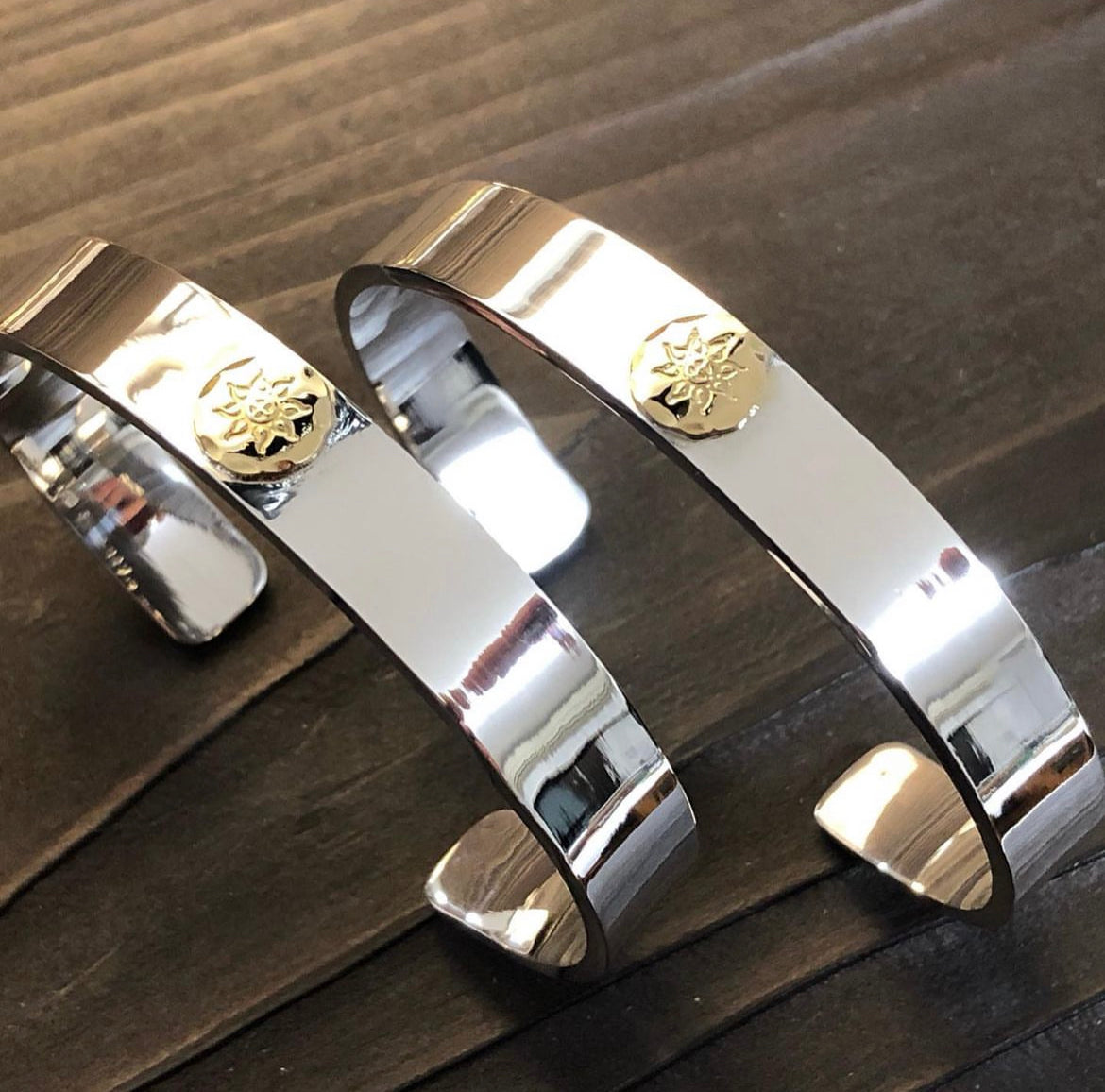 Albatory 18Kt Gold Point Bangle