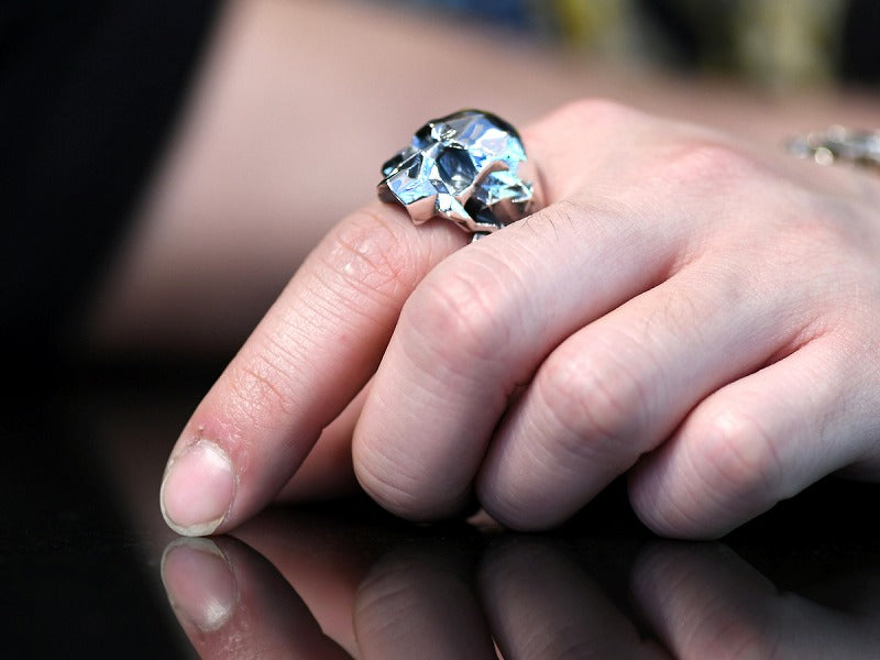 Deal Design Surface Skull Ring