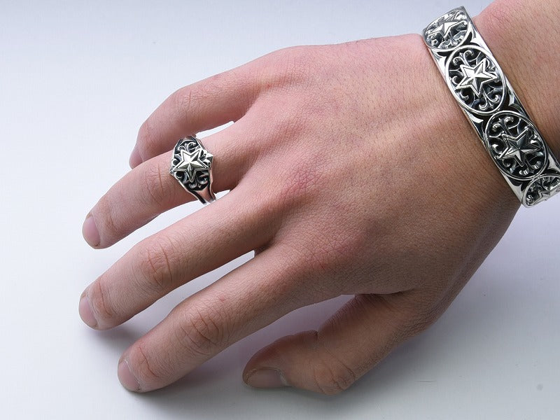 Deal Design Pointed Sterling Ring