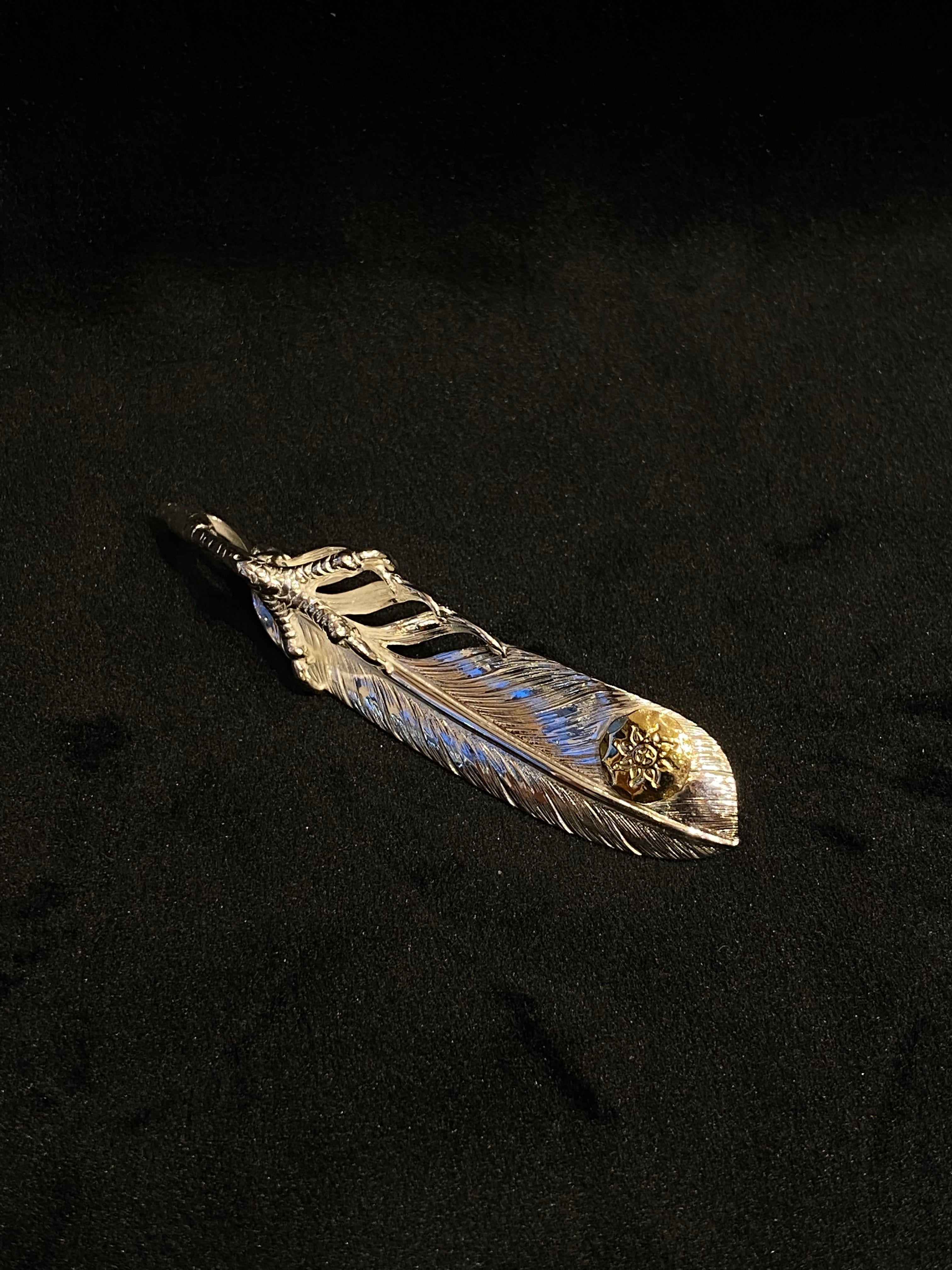 Albatory Silver Claw Gold Point Feather Pendant L