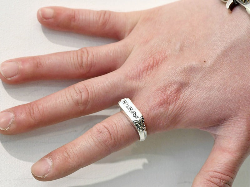 Deal Design Bar Signet Ring