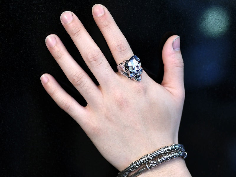 Deal Design Surface Skull Ring