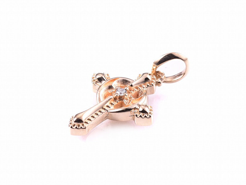 Tiny Circle Fang Pendant