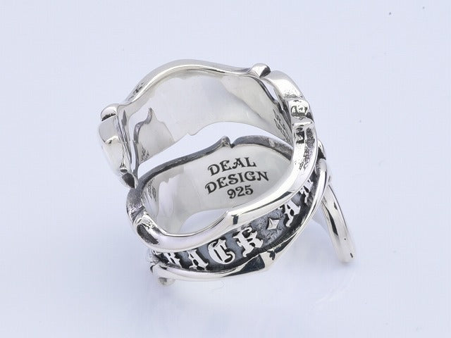Deal Design Raging Flag Ring