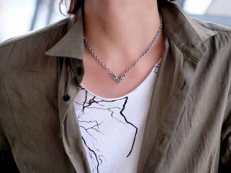 Deal Design V Star Choker