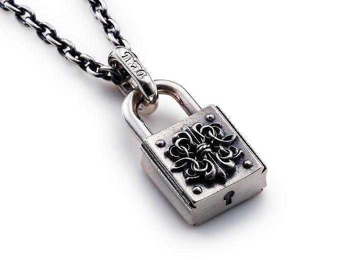 Deal Design Bottom Cross Padlock Pendant