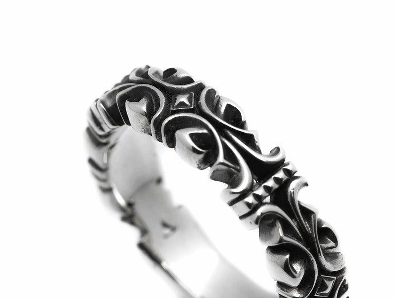 Deal Design Lip Stud Ring