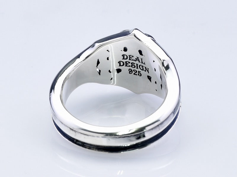 Deal Design Pointed Sterling Ring