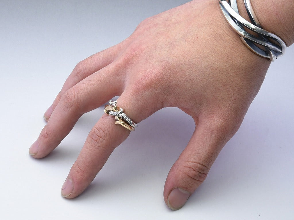 Deal Design Gimmel Ring with Stone