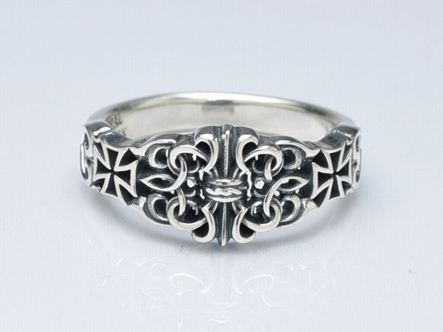 Deal Design Fine Gate Ring