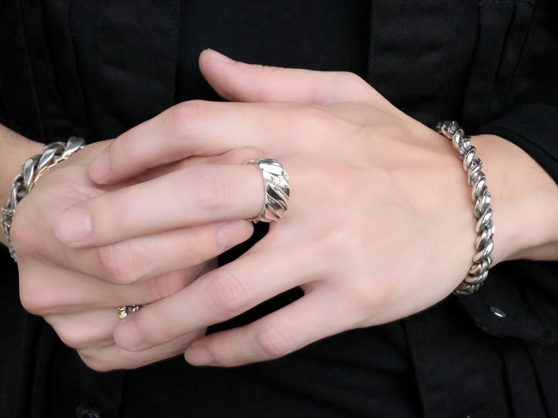 Deal Design Drape Cut 10mm Ring