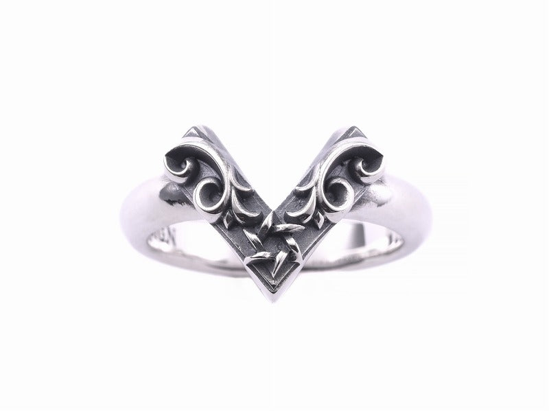 Deal Design V Sterling Ring