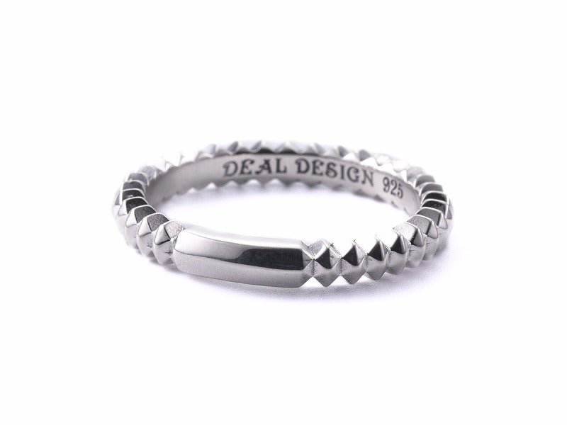 Deal Design Bezel Stud Ring