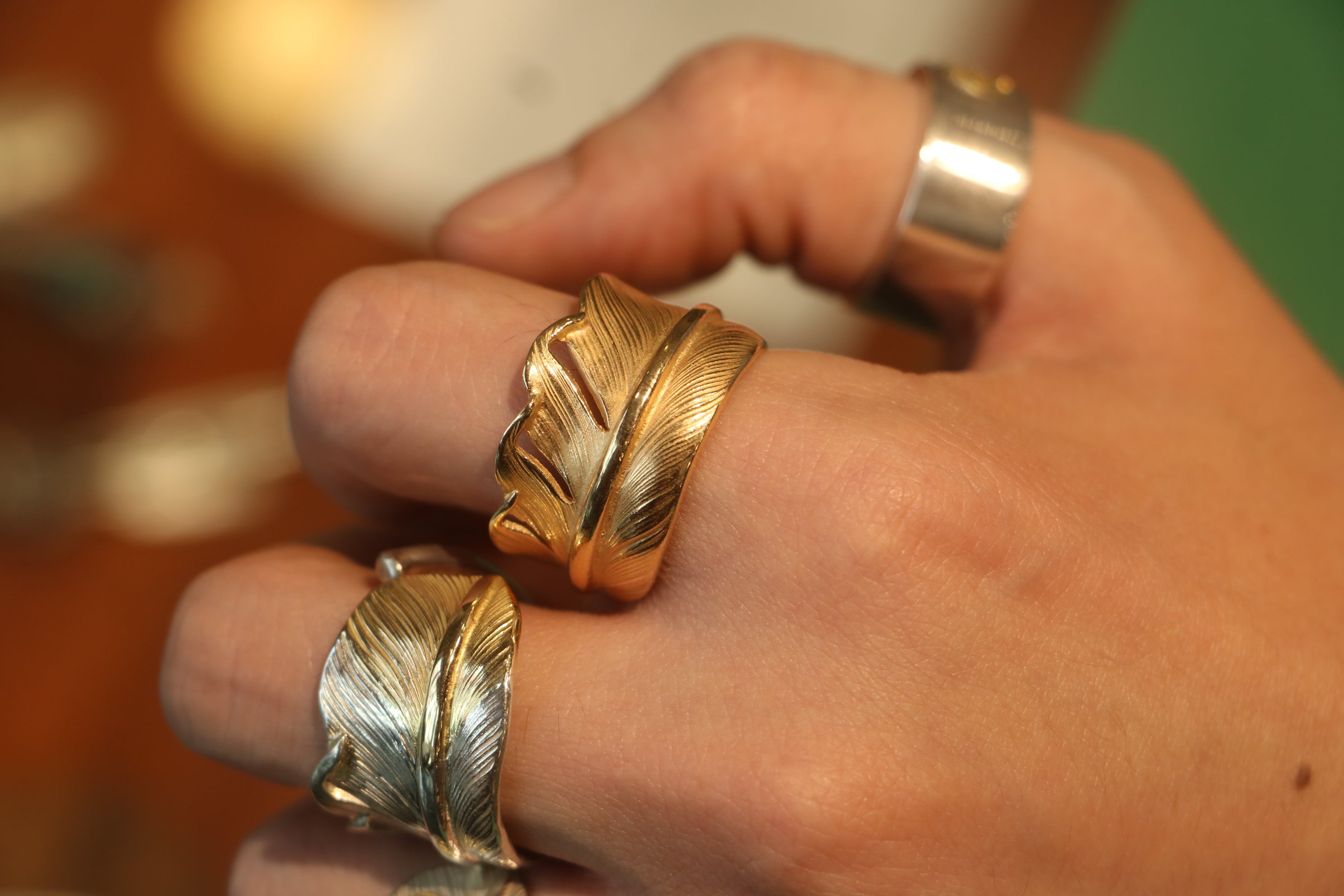 18Kt Gold Feather Ring L