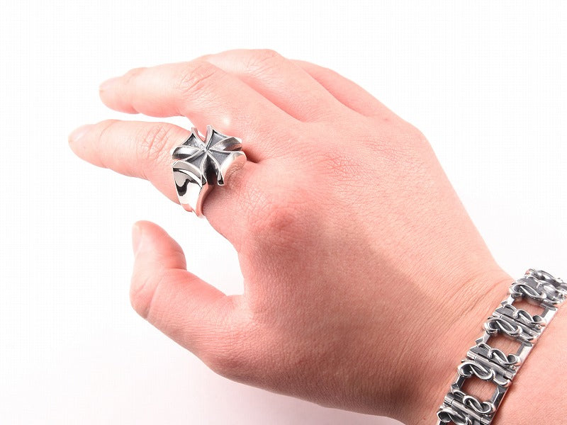 Deal Design Huge Cross Ring