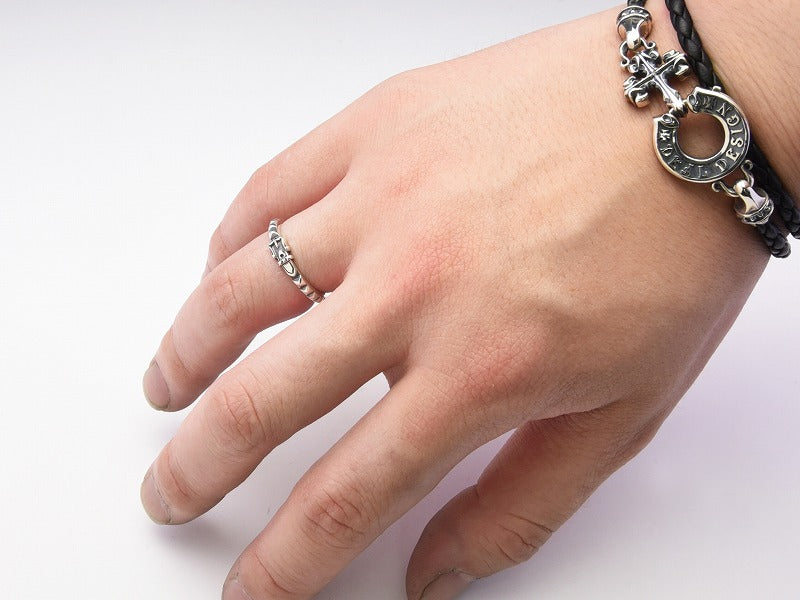 Deal Design Layered Stud Single Ring