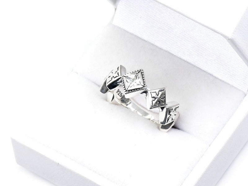 Deal Design Diamond Cross Ring