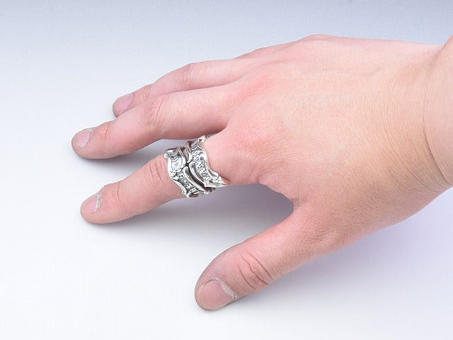 Deal Design Raging Flag Ring